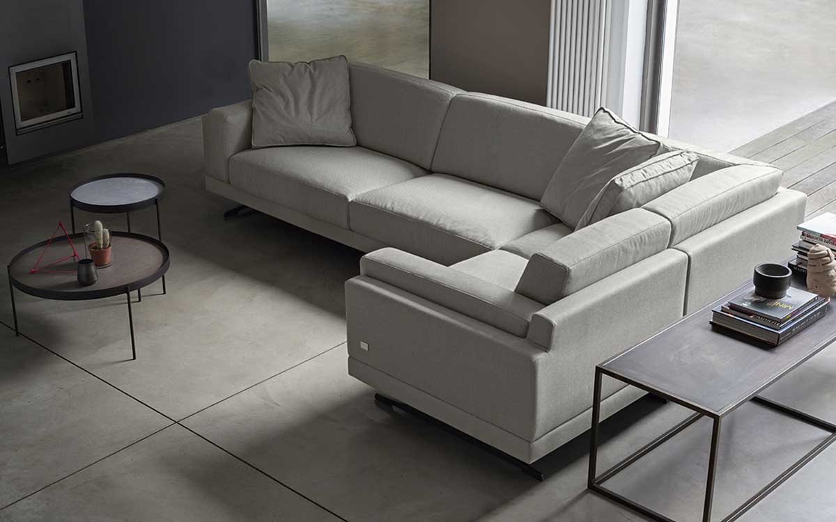 THE ITALIAN STYLE LIVING ROOM FOR THE ALL FAMILY